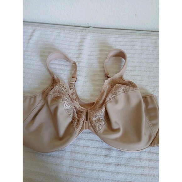 Glamorise Lace Bra in Nude - Picture 9 of 10